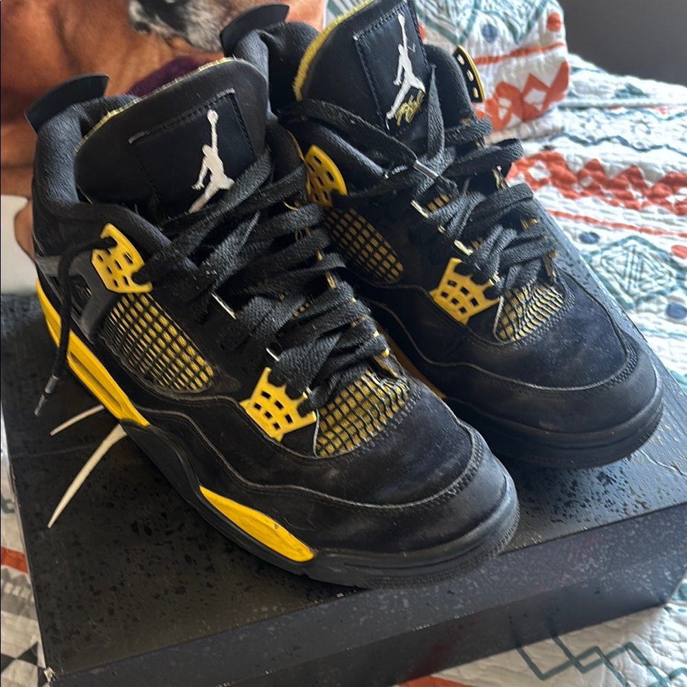 Air Jordan 4 Retro Black and Yellow Sneakers size 8.5